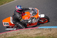enduro-digital-images;event-digital-images;eventdigitalimages;mallory-park;mallory-park-photographs;mallory-park-trackday;mallory-park-trackday-photographs;no-limits-trackdays;peter-wileman-photography;racing-digital-images;trackday-digital-images;trackday-photos